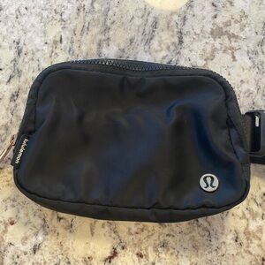 Lululemon Black Belt Bag GUC